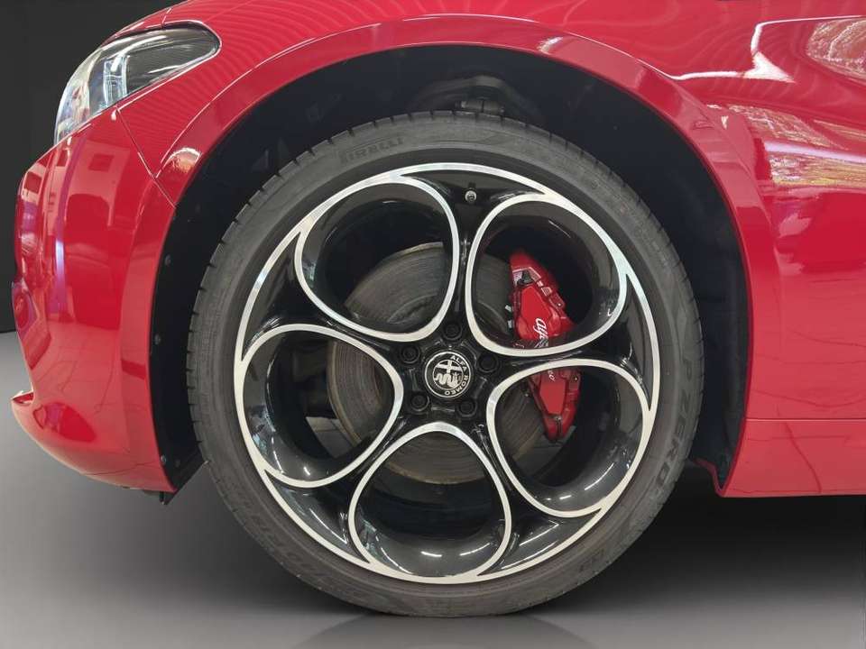 Alfa Romeo Giulia - Imagem 14