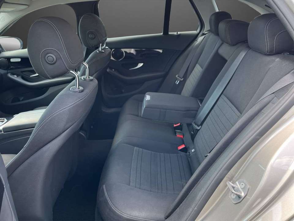 Mercedes-Benz C 200 - Imagem 12