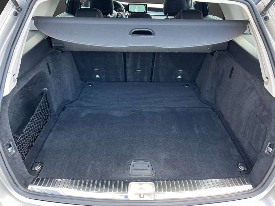 Mercedes-Benz C 200 - Imagem 13
