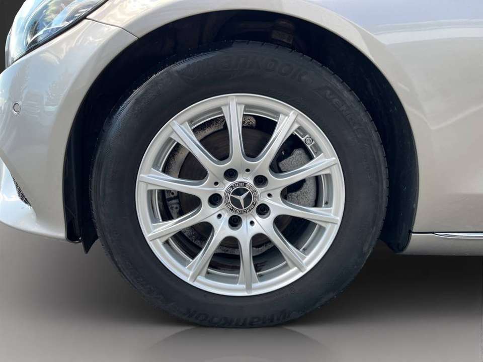 Mercedes-Benz C 200 - Imagem 14