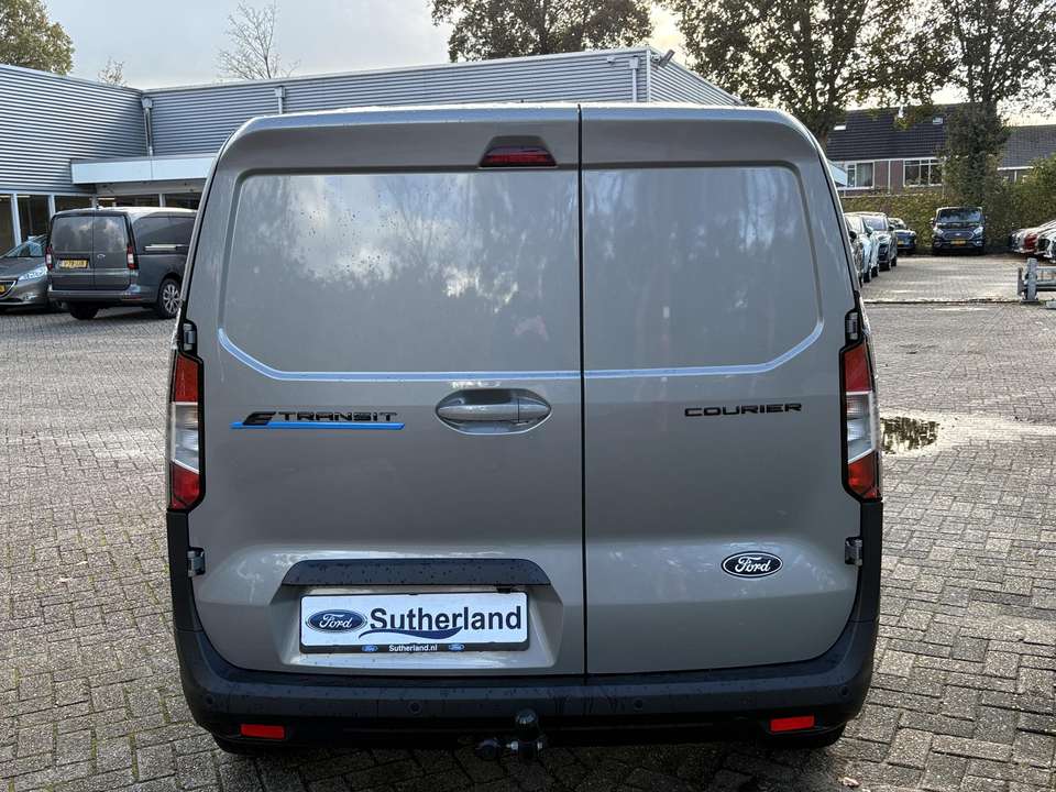 Ford Transit Courier - Imagem 6