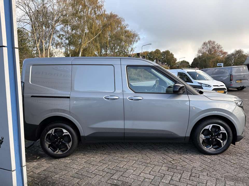Ford Transit Courier - Imagem 8