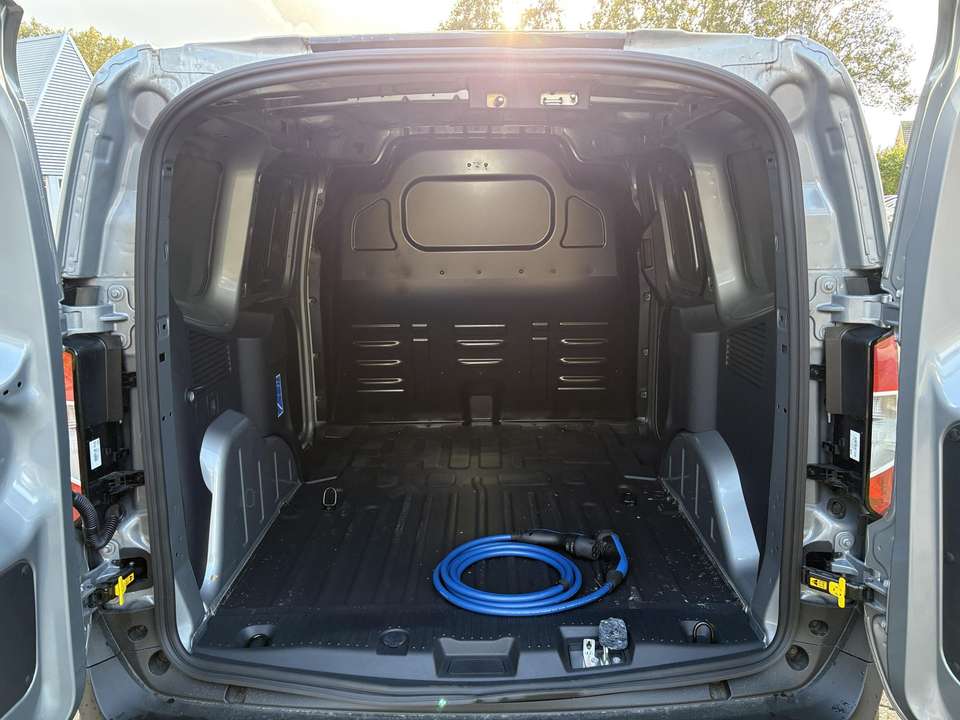 Ford Transit Courier - Imagem 10