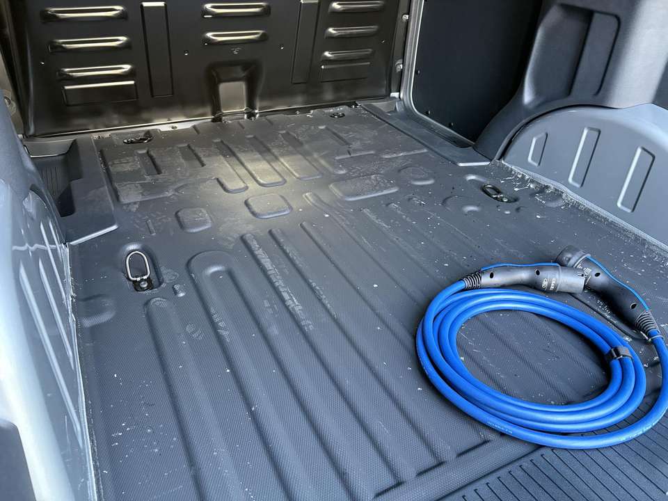 Ford Transit Courier - Imagem 11
