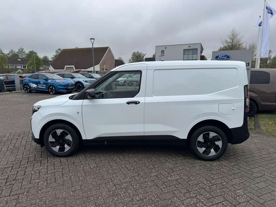 Ford Transit Courier - Imagem 4