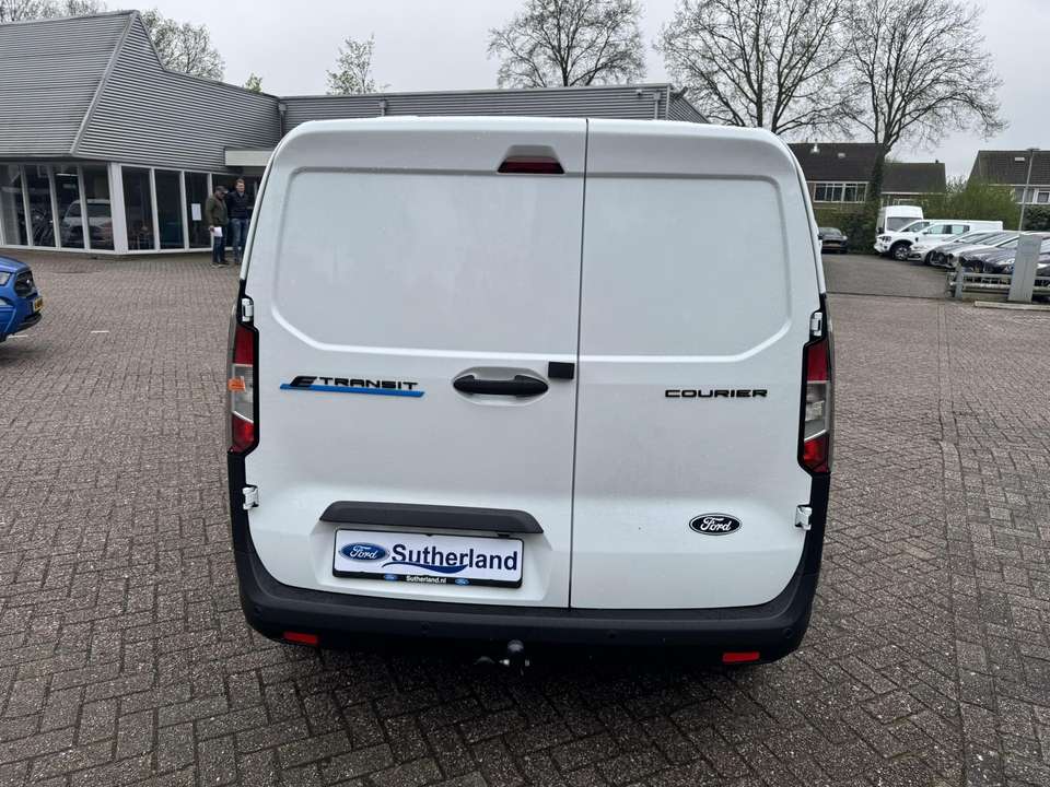 Ford Transit Courier - Imagem 6
