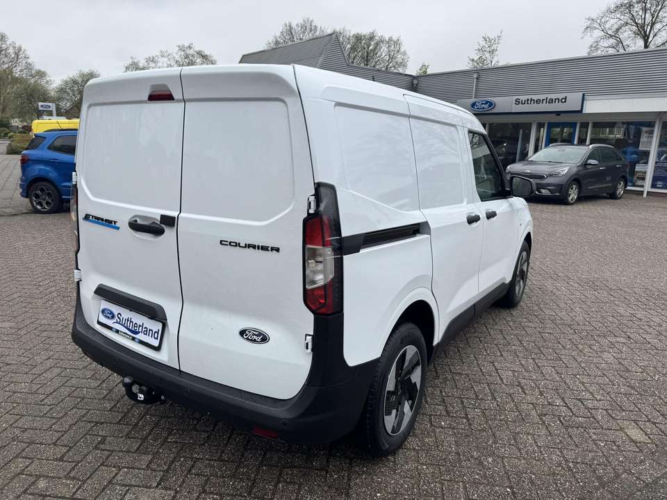 Ford Transit Courier - Imagem 7