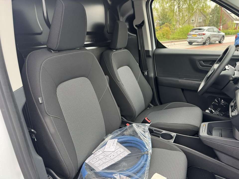 Ford Transit Courier - Imagem 13
