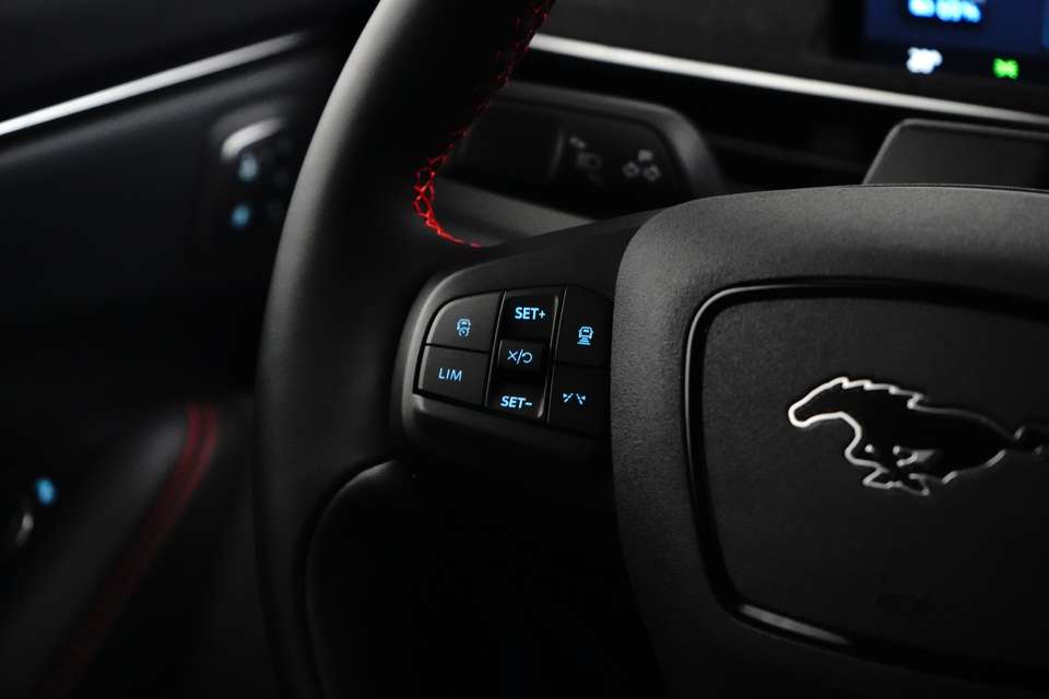 Ford Mustang Mach-E - Imagem 12