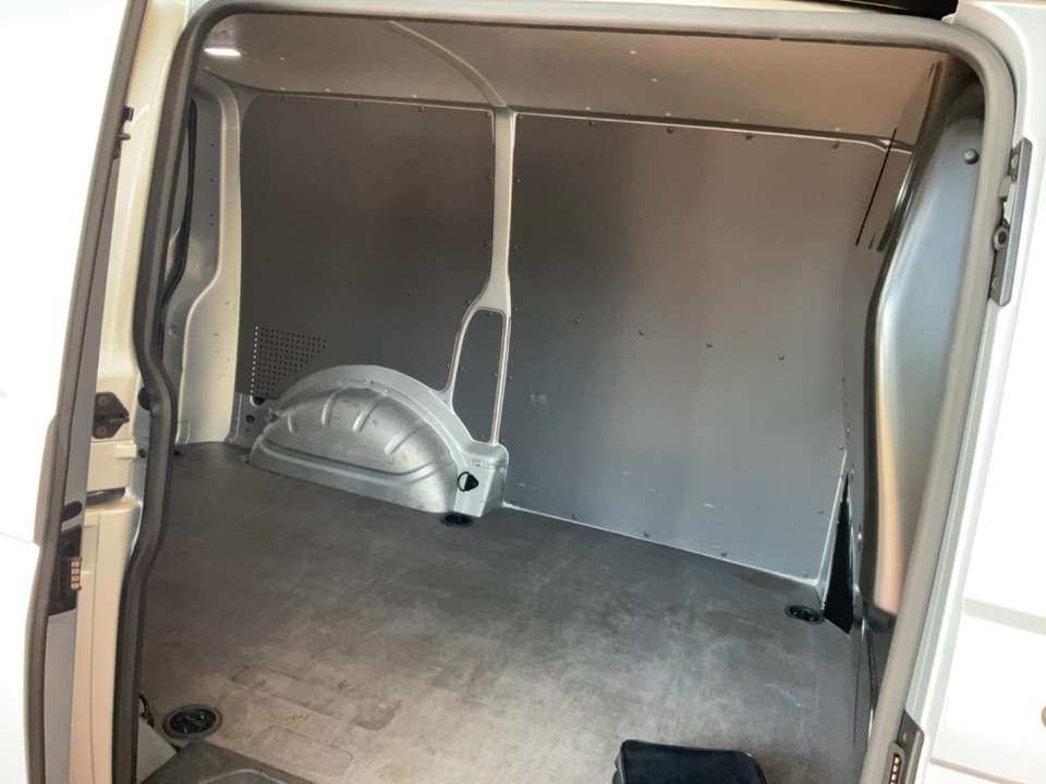 Volkswagen T6.1 Transporter - Imagem 10