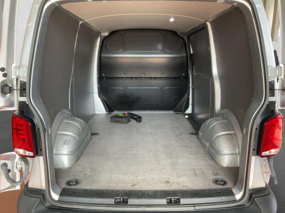 Volkswagen T6.1 Transporter - Imagem 15