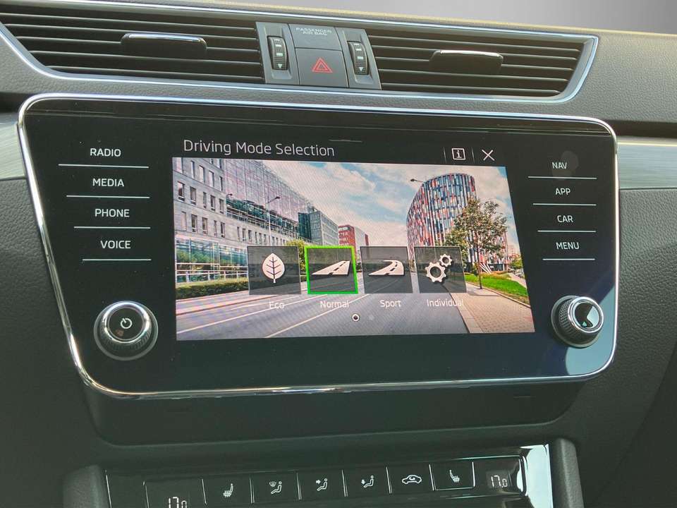 Skoda Superb - Imagem 12