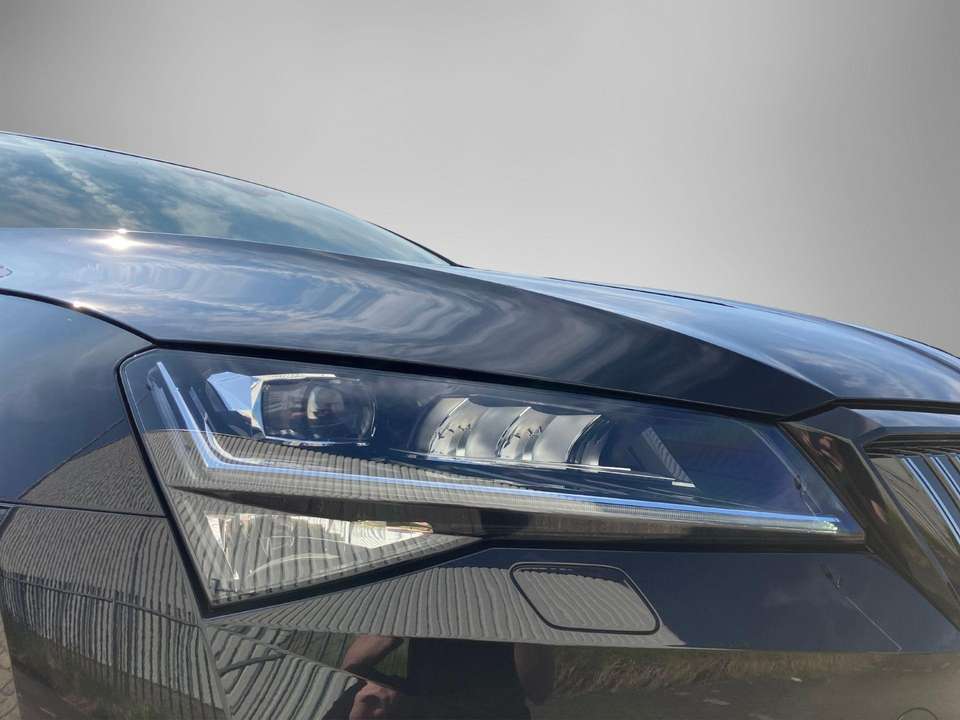 Skoda Superb - Imagem 15