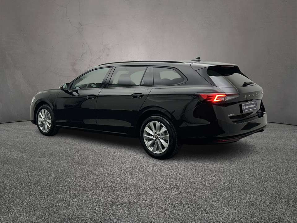 Skoda Superb - Imagem 3