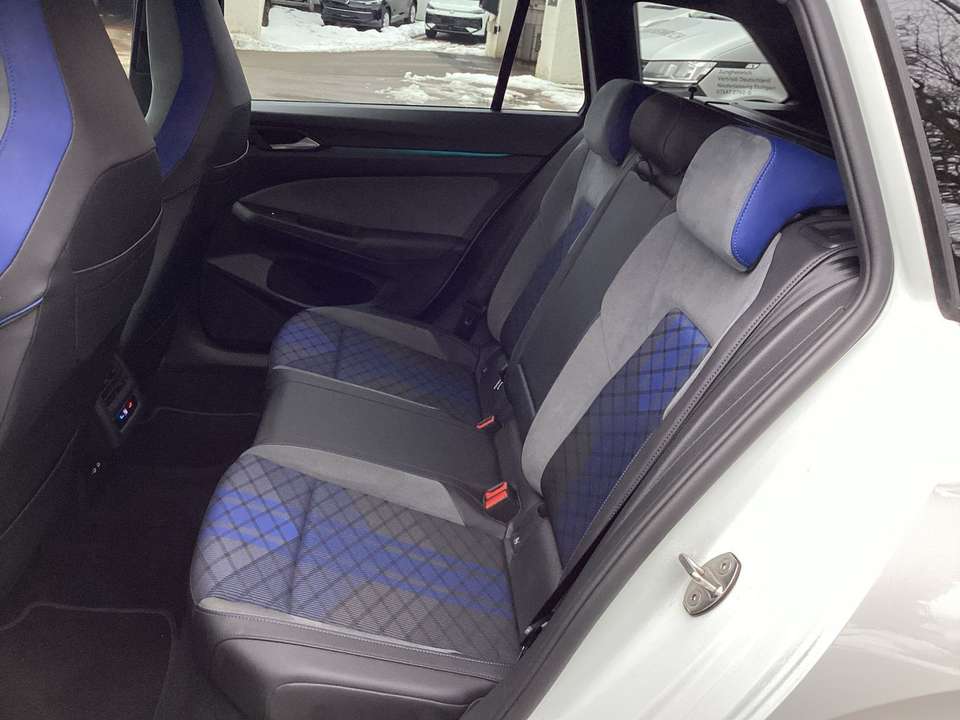 Volkswagen Golf Variant - Imagem 14