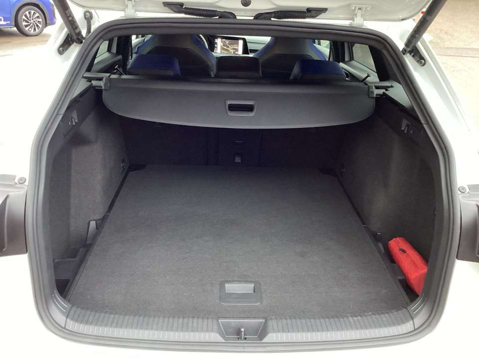 Volkswagen Golf Variant - Imagem 15