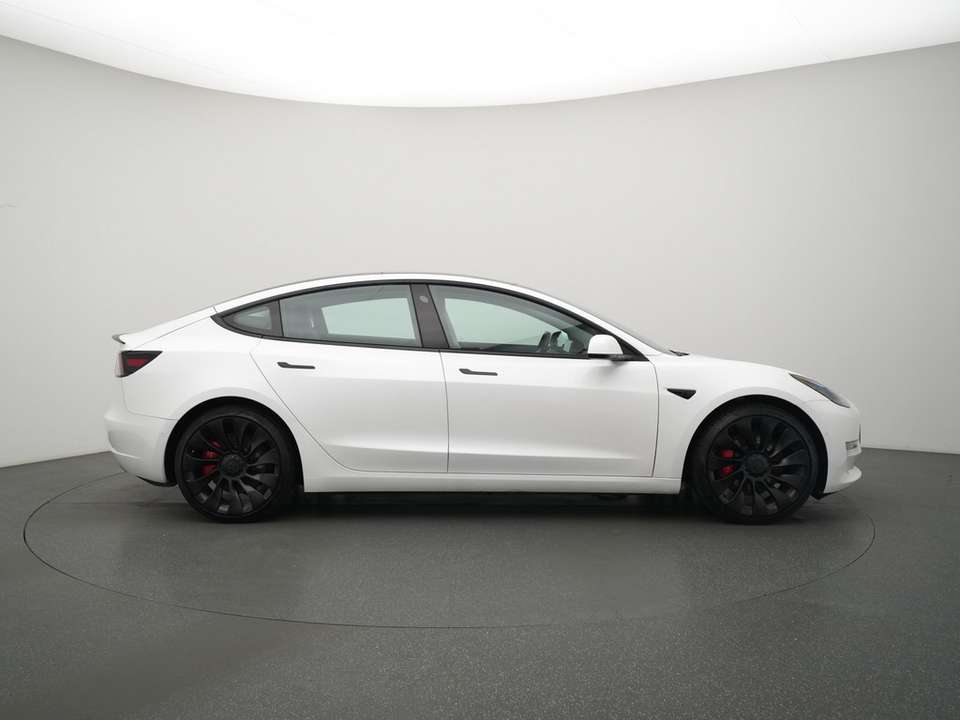 Tesla Model 3 - Imagem 3