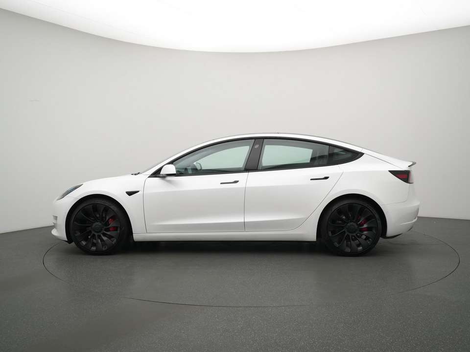 Tesla Model 3 - Imagem 14