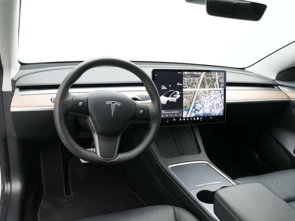 Tesla Model 3 - Imagem 4