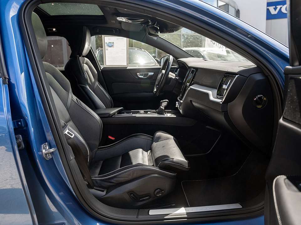 Volvo V60 - Imagem 2