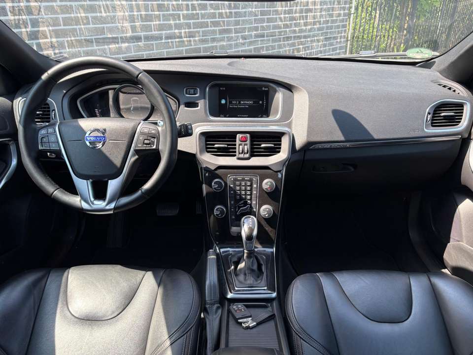 Volvo V40 Cross Country - Imagem 5