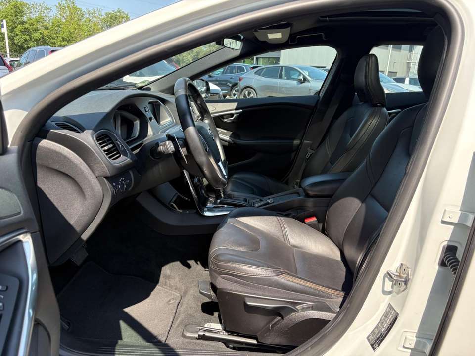 Volvo V40 Cross Country - Imagem 6