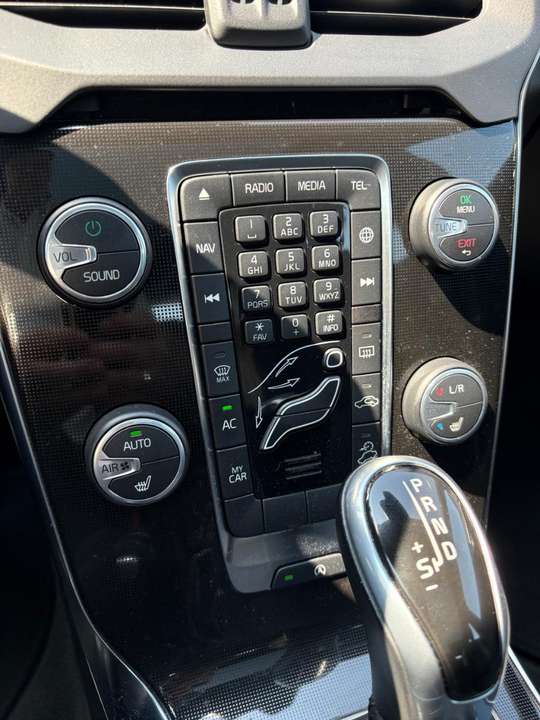 Volvo V40 Cross Country - Imagem 7
