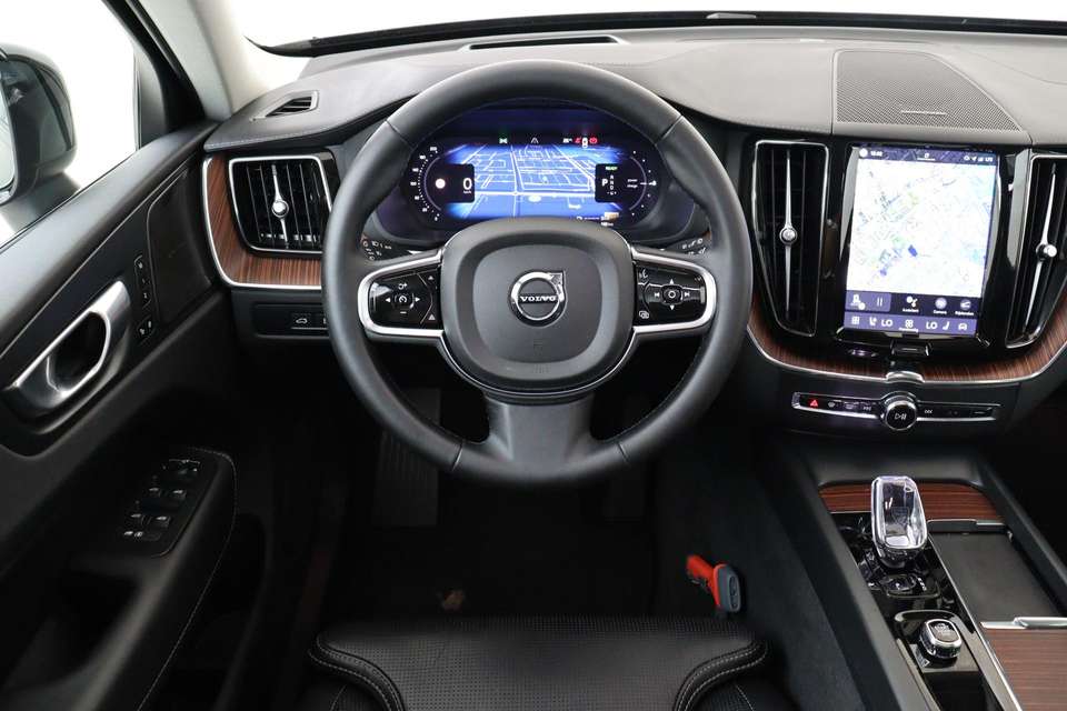 Volvo XC60 - Imagem 2
