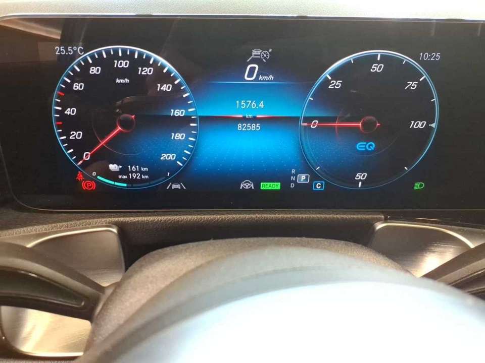 Mercedes-Benz EQB 250 - Imagem 9