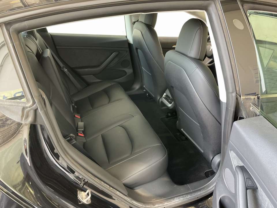 Tesla Model 3 - Imagem 11