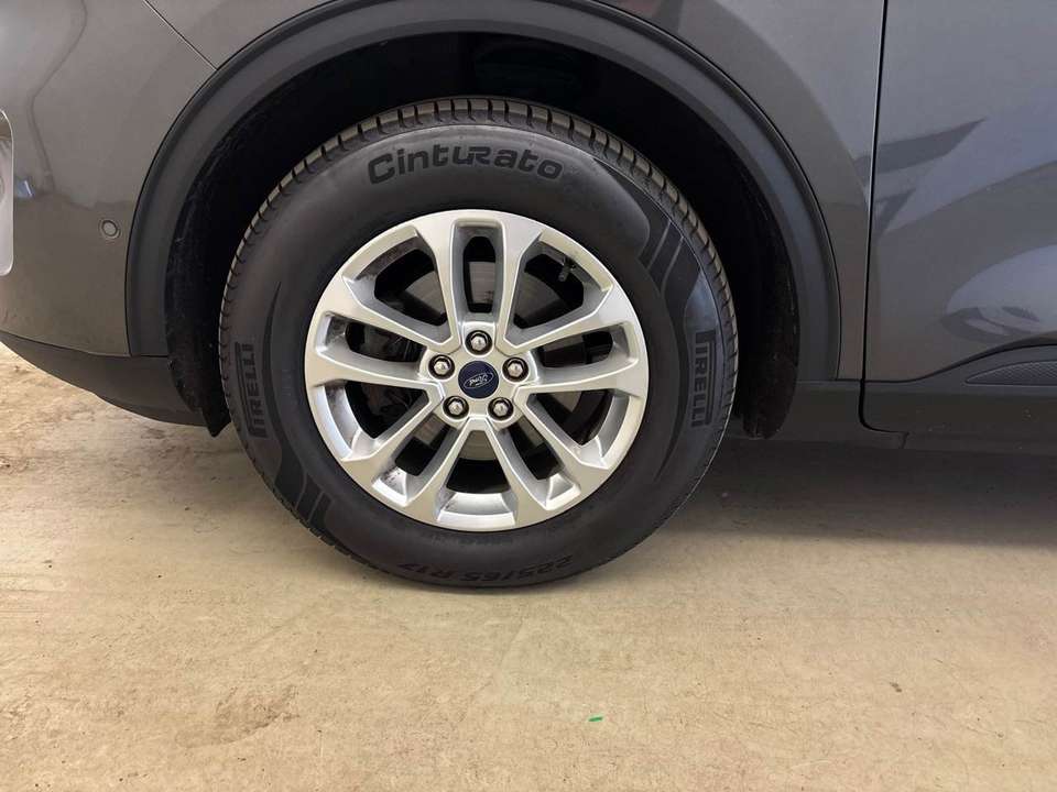 Ford Kuga - Imagem 12