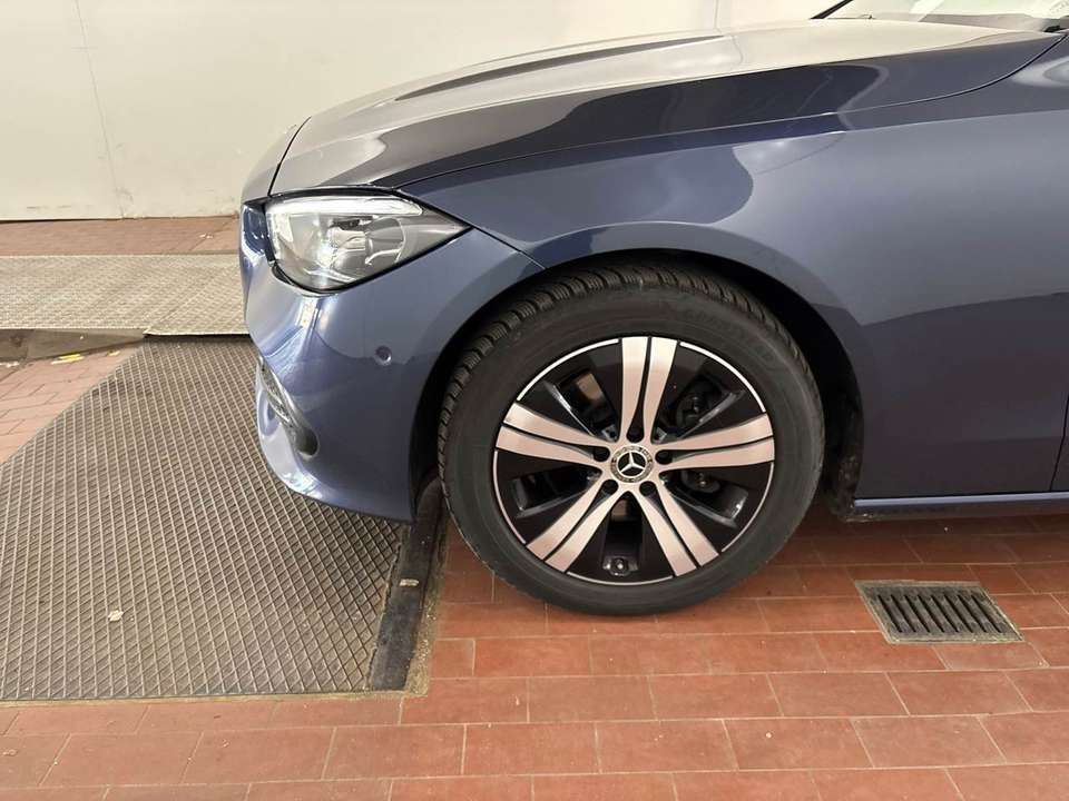 Mercedes-Benz C 200 - Imagem 12