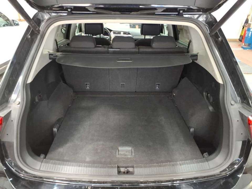 Volkswagen Tiguan Allspace - Imagem 13