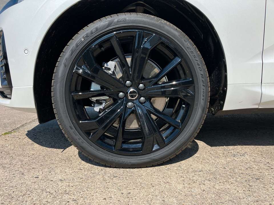 Volvo XC60 - Imagem 2