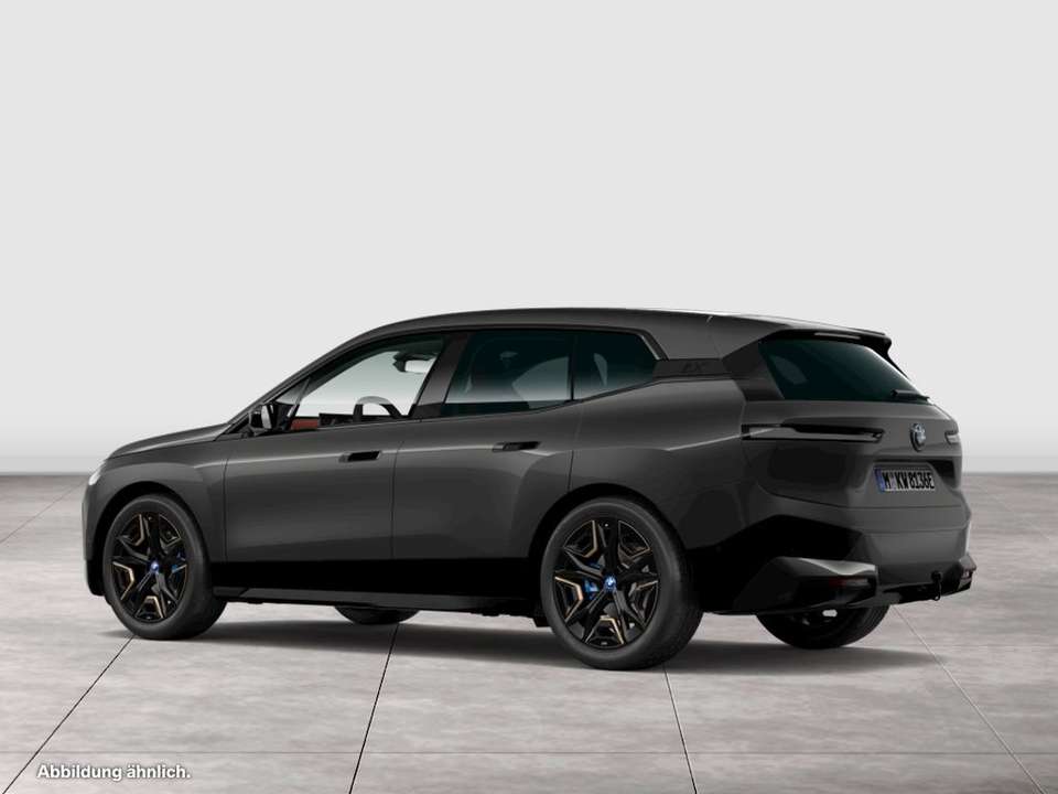 BMW iX - Imagem 6
