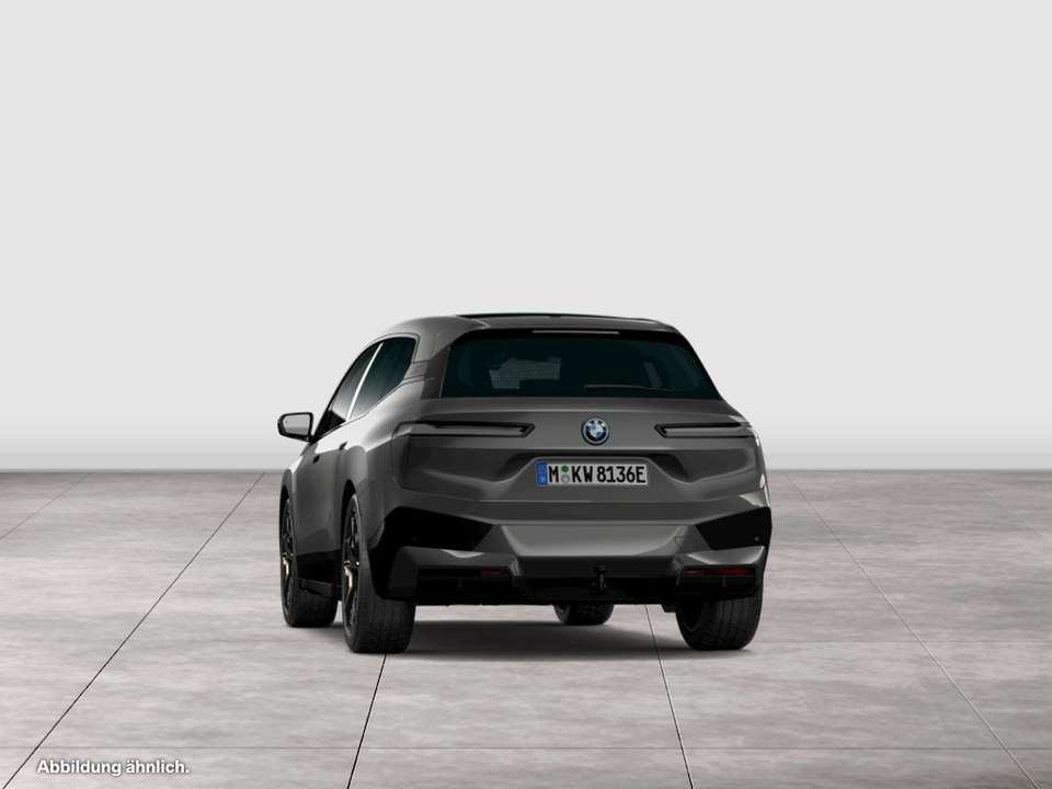 BMW iX - Imagem 7