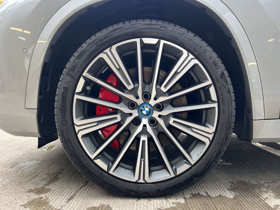 BMW iX1 - Imagem 3