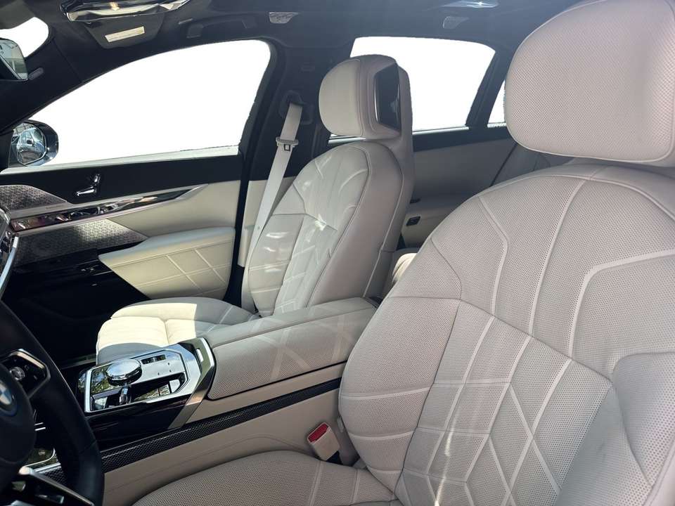 BMW i7 - Imagem 9