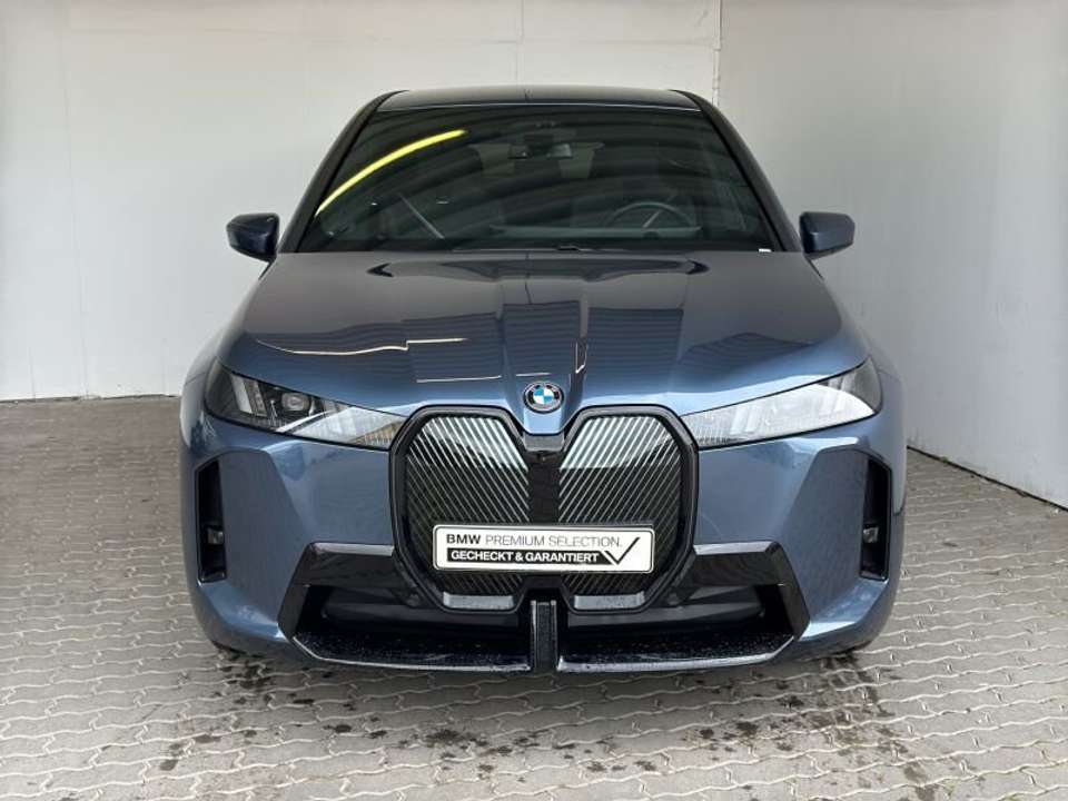 BMW iX - Imagem 3