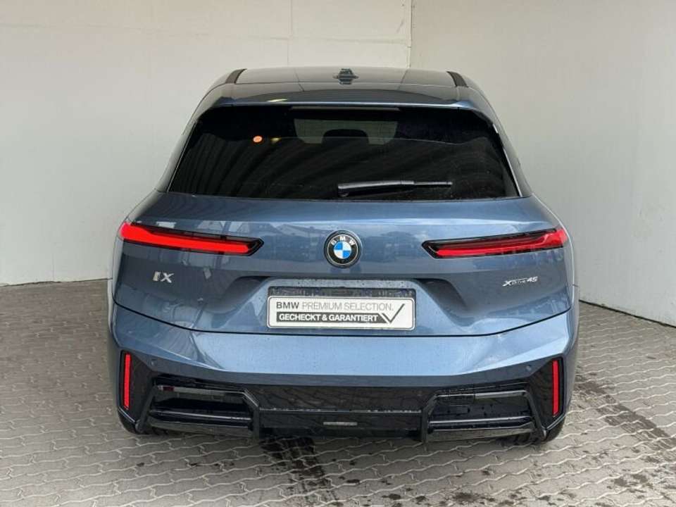 BMW iX - Imagem 4