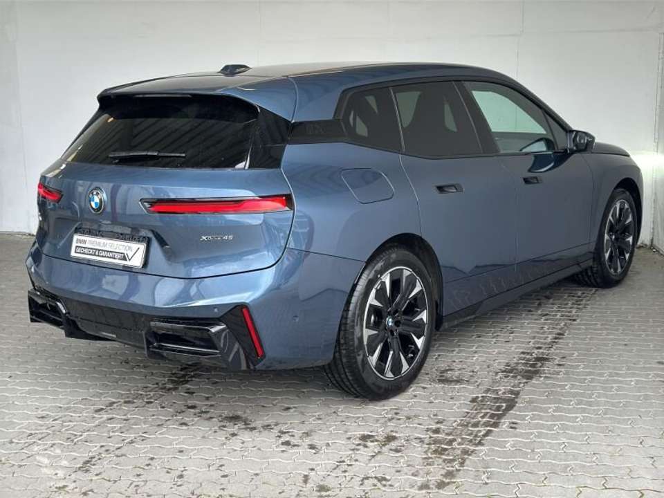 BMW iX - Imagem 5
