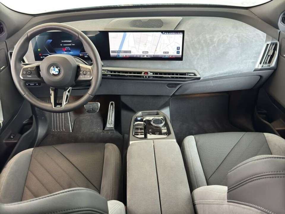 BMW iX - Imagem 8