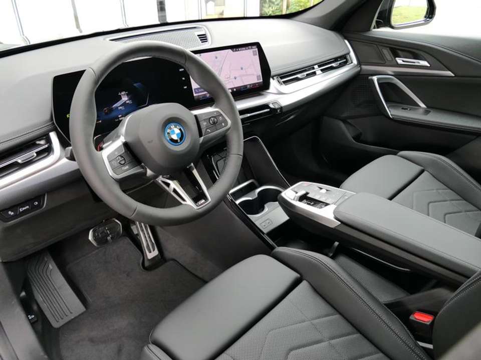 BMW iX1 - Imagem 6