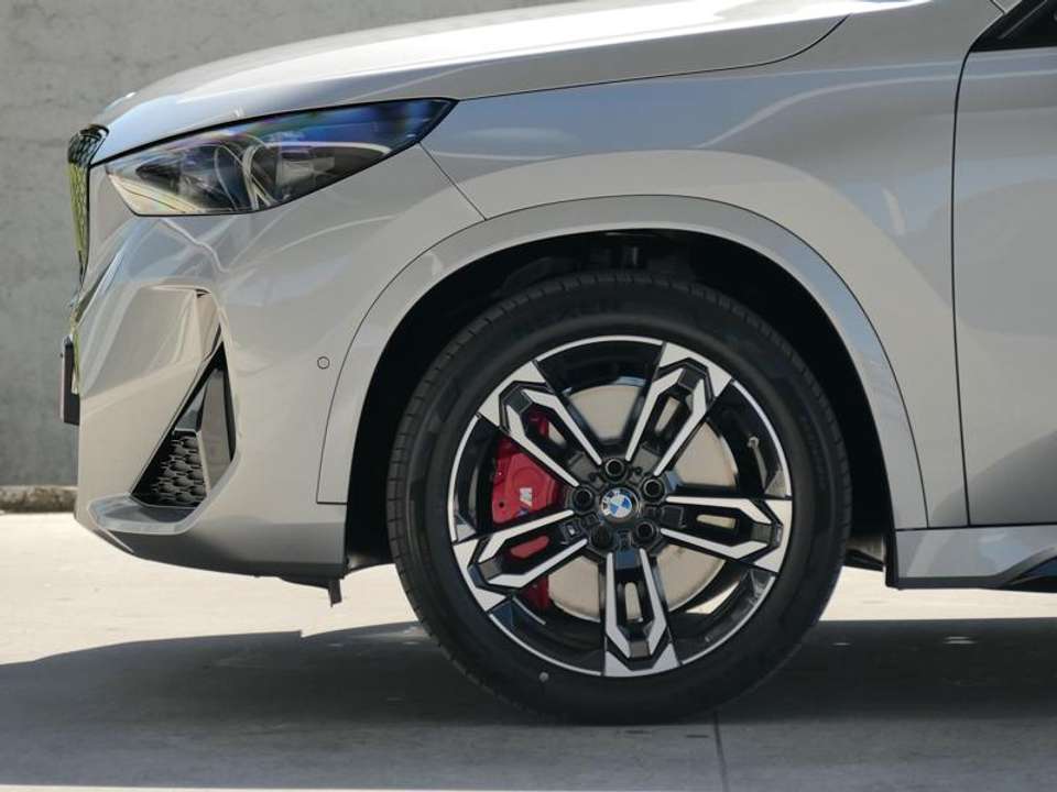 BMW iX1 - Imagem 8