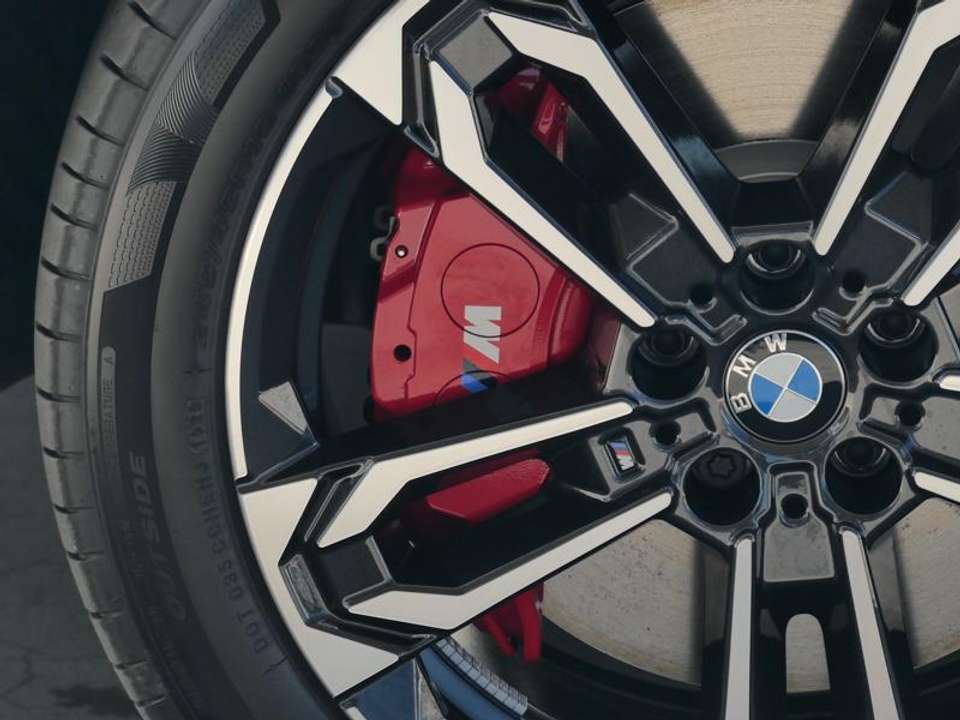 BMW iX1 - Imagem 9