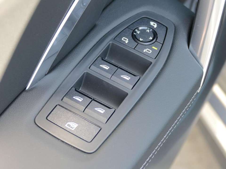 BMW iX1 - Imagem 13