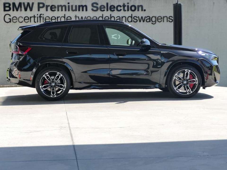 BMW iX1 - Imagem 3