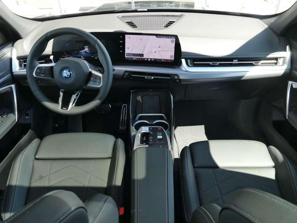 BMW iX1 - Imagem 7
