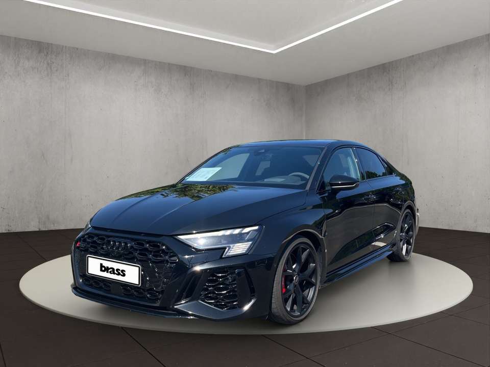 Audi RS3 - Imagem 1