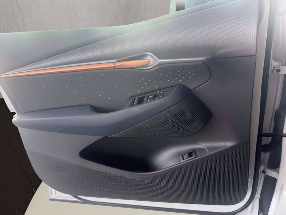 CUPRA Tavascan - Imagem 12